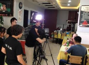 利用滑竿拍 畫(huà)面很穩(wěn)呦